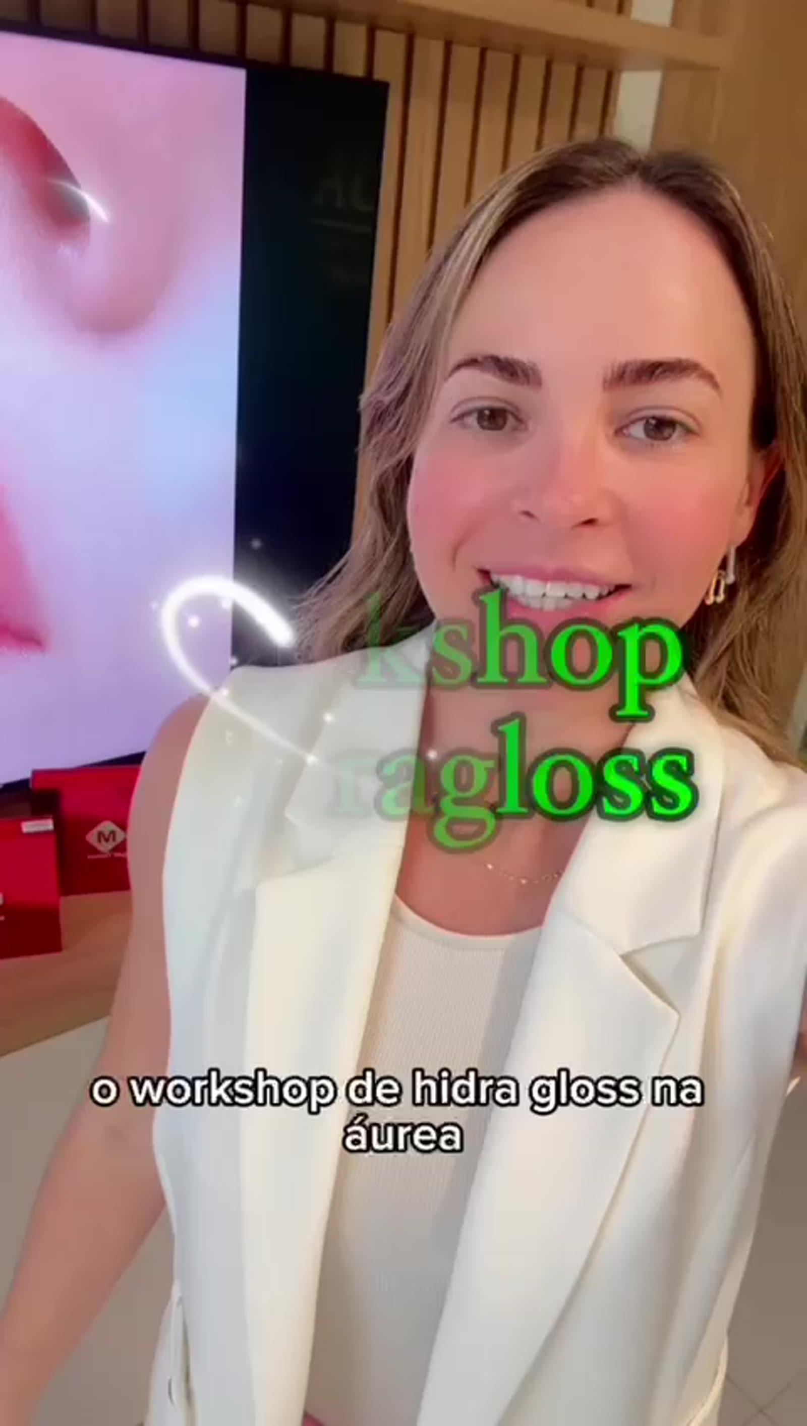 Procedimento de hidratação labial no Studio Áurea, em Resende